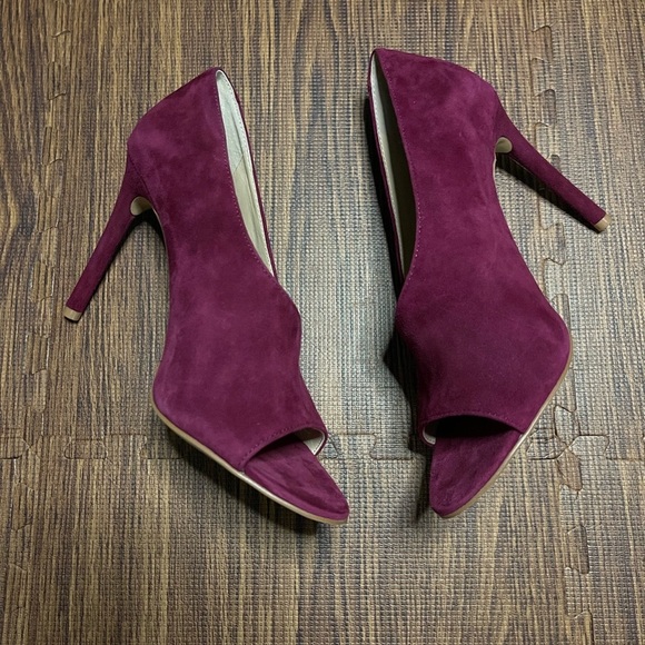 NWOB VINCE CAMUTO Rallien Peep-Toe Pumps - 7M - Picture 4 of 7